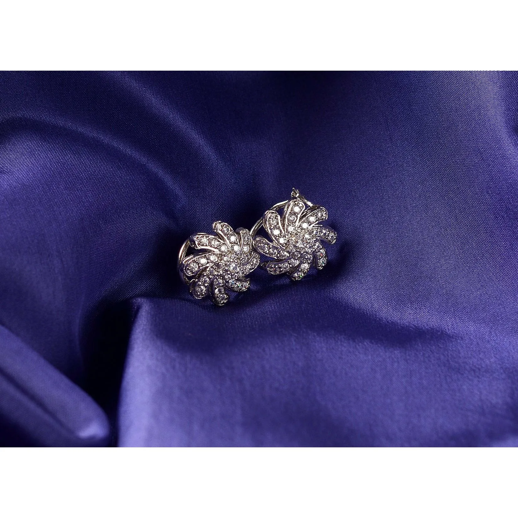 Amerah Saqafat Earrings | Flower Style(925 Sterling Silver)