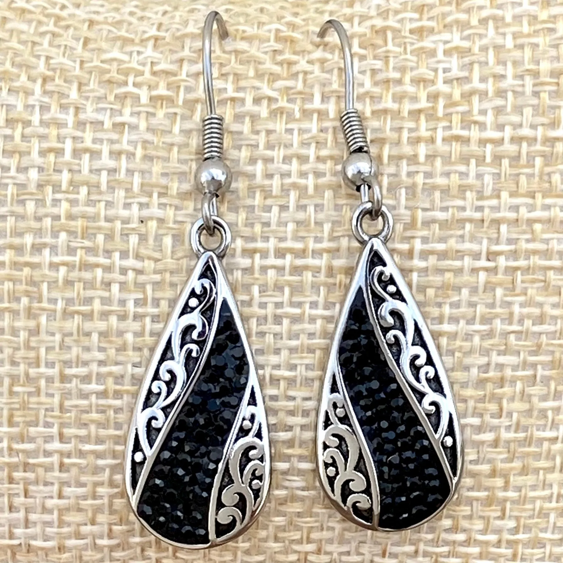 Crystal Teardrop - Black - Earrings - AJ04E