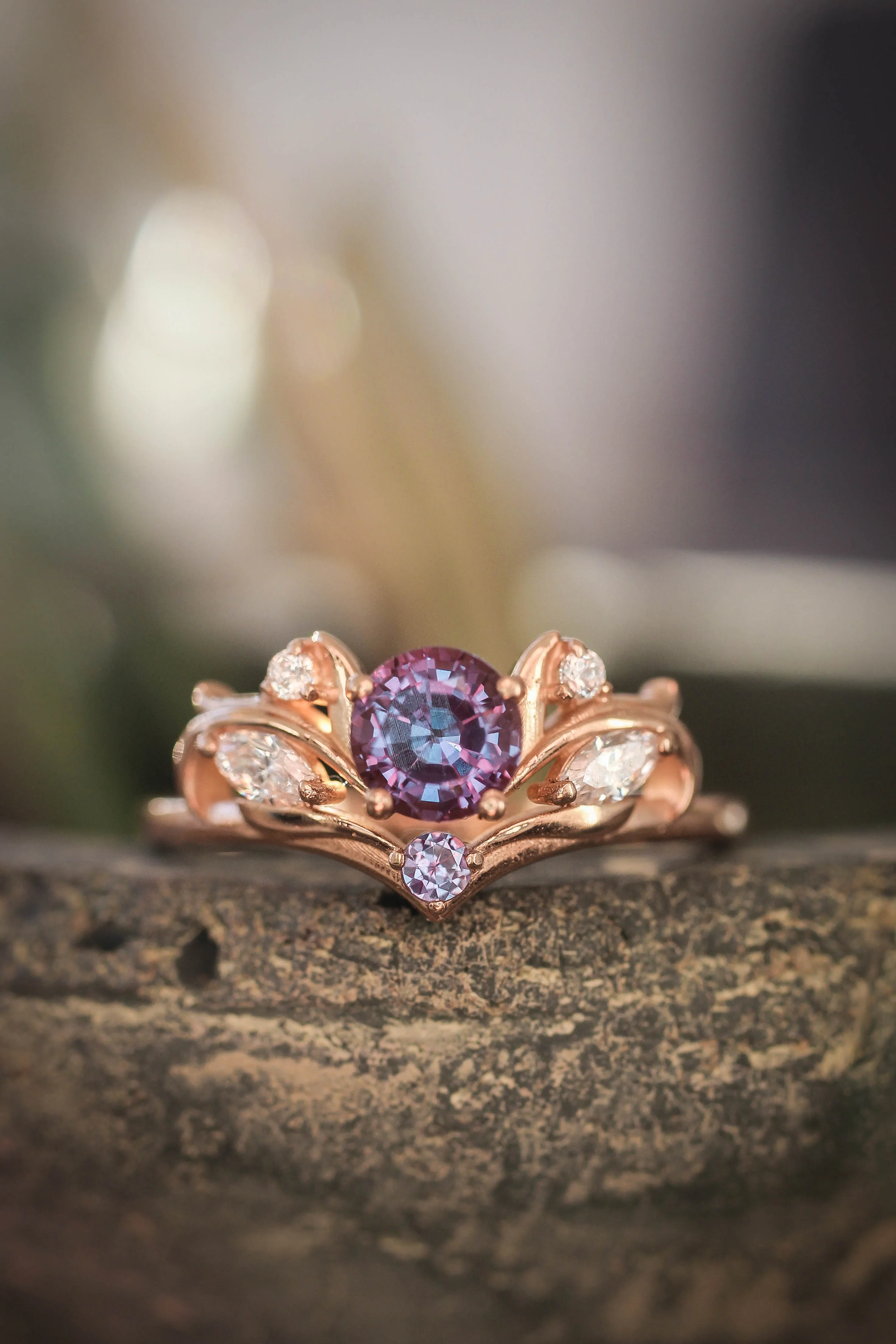 Engagement ring with alexandrite and diamonds / Swanlake