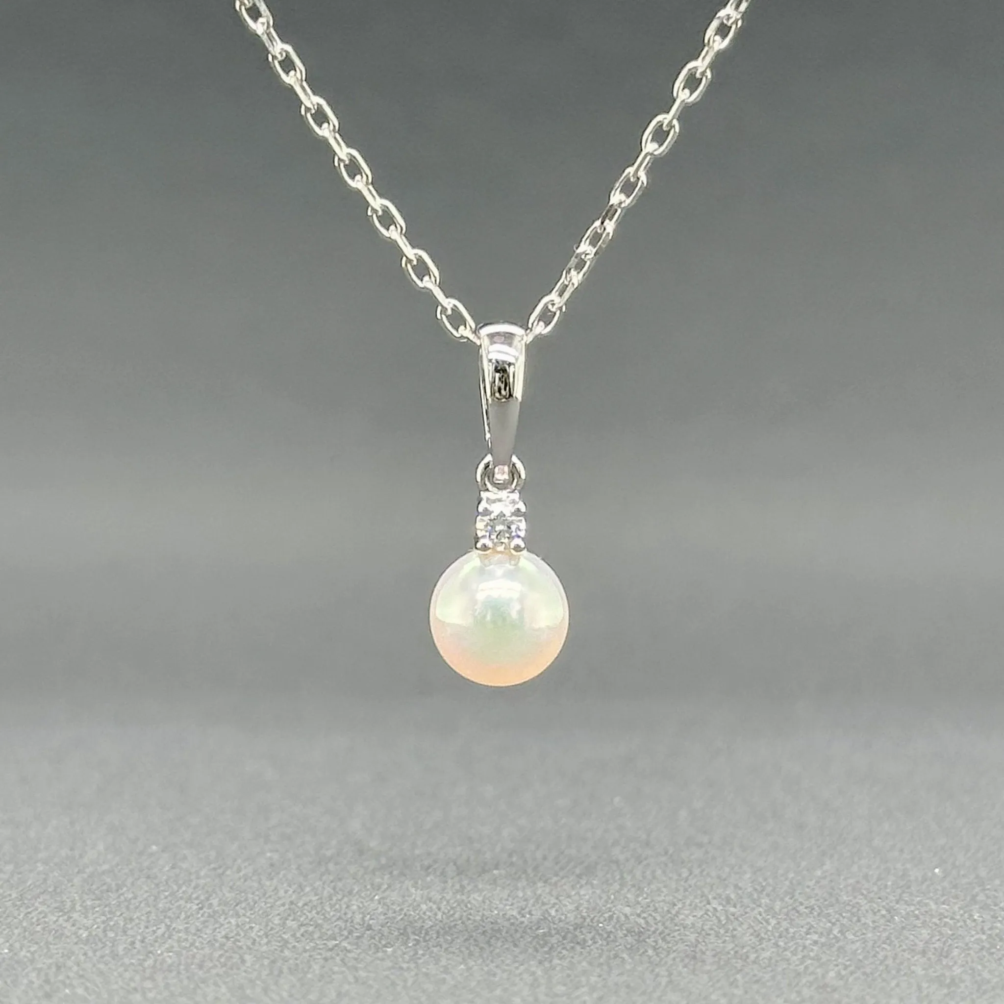 Estate Mikimoto 18K W Gold 0.03ct F/VS1 Diamond & Pearl Pendant