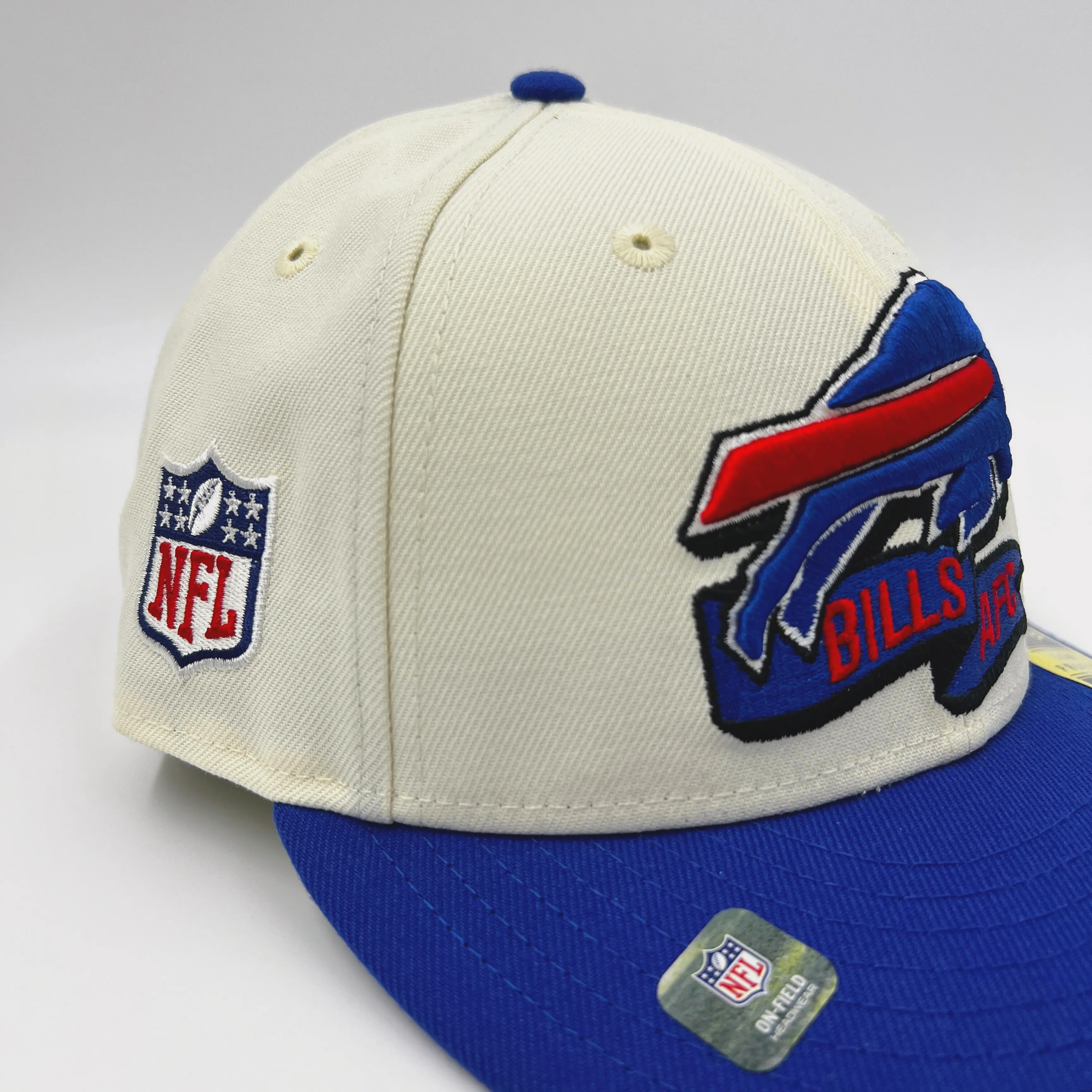 New Era Bills AFC Cream 2022 Sideline Low Profile Fitted Hat