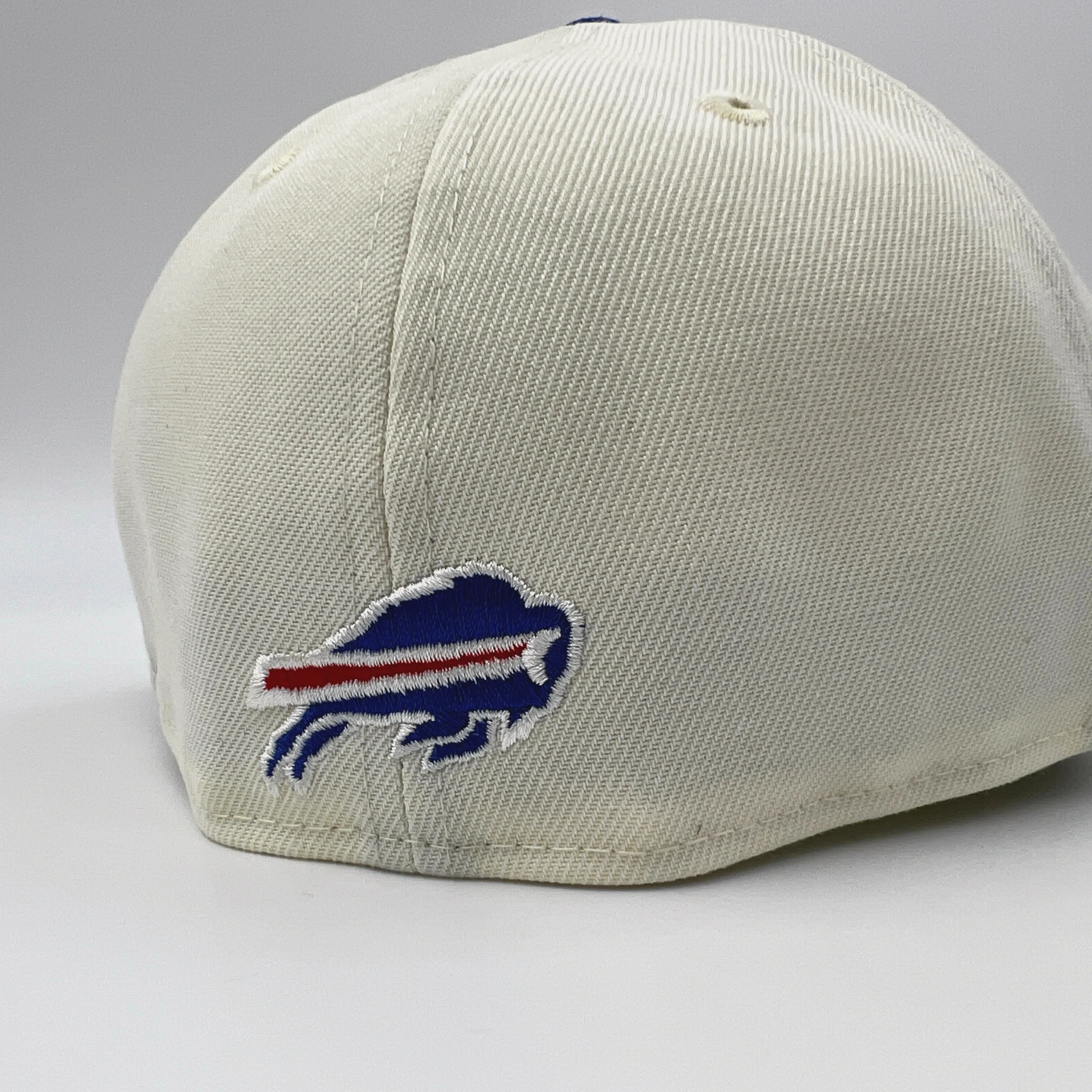 New Era Bills AFC Cream 2022 Sideline Low Profile Fitted Hat