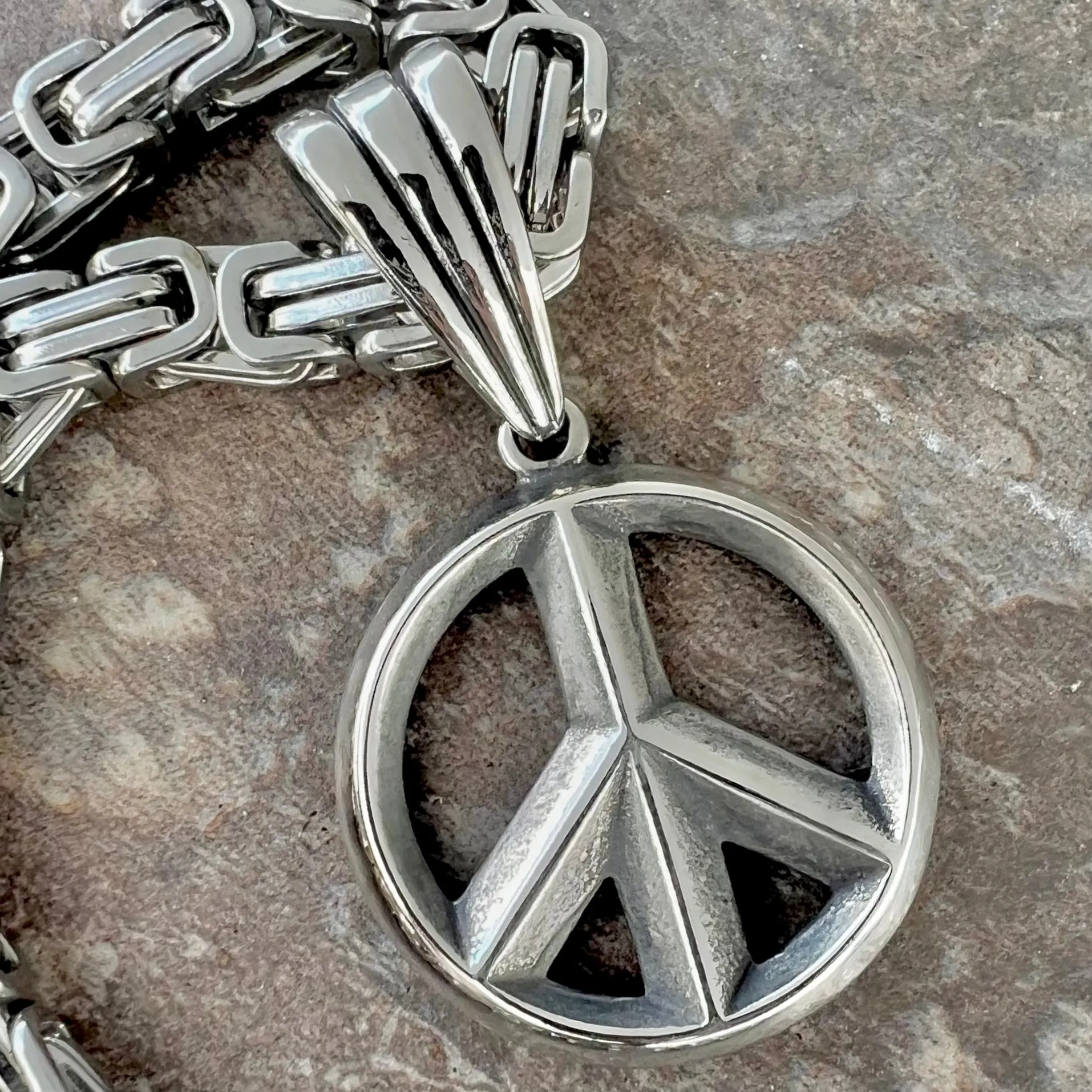 Peace Sign Pendant - Necklace (781)