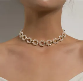 Pearl choker