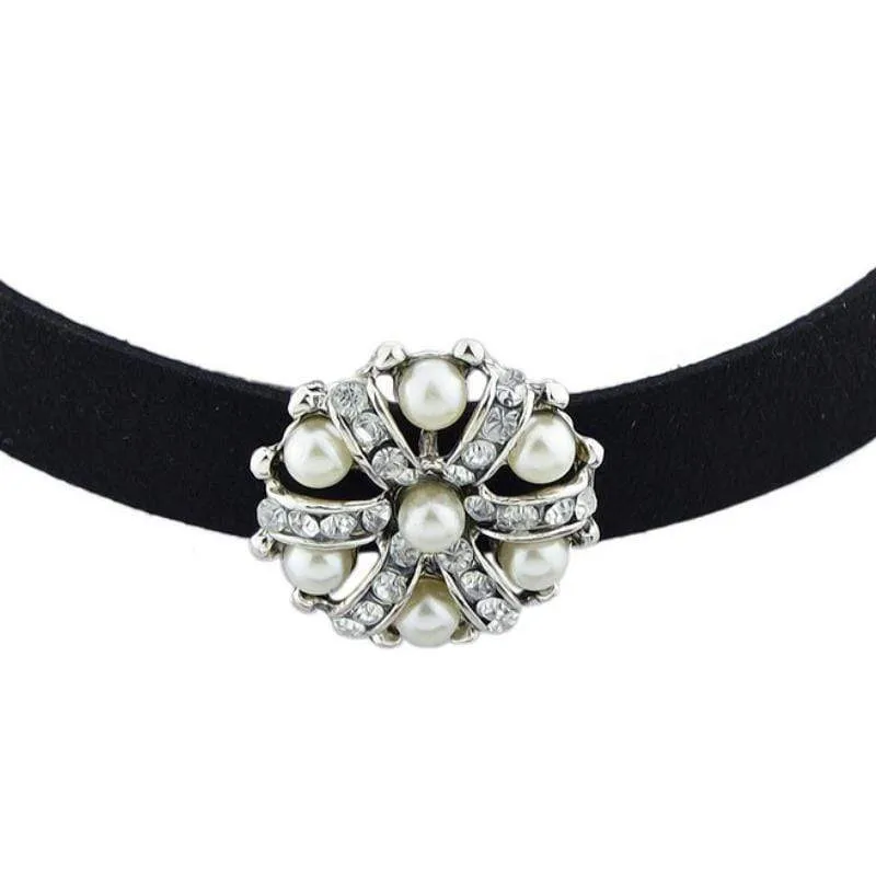 Shining on the Pearls Choker Necklace