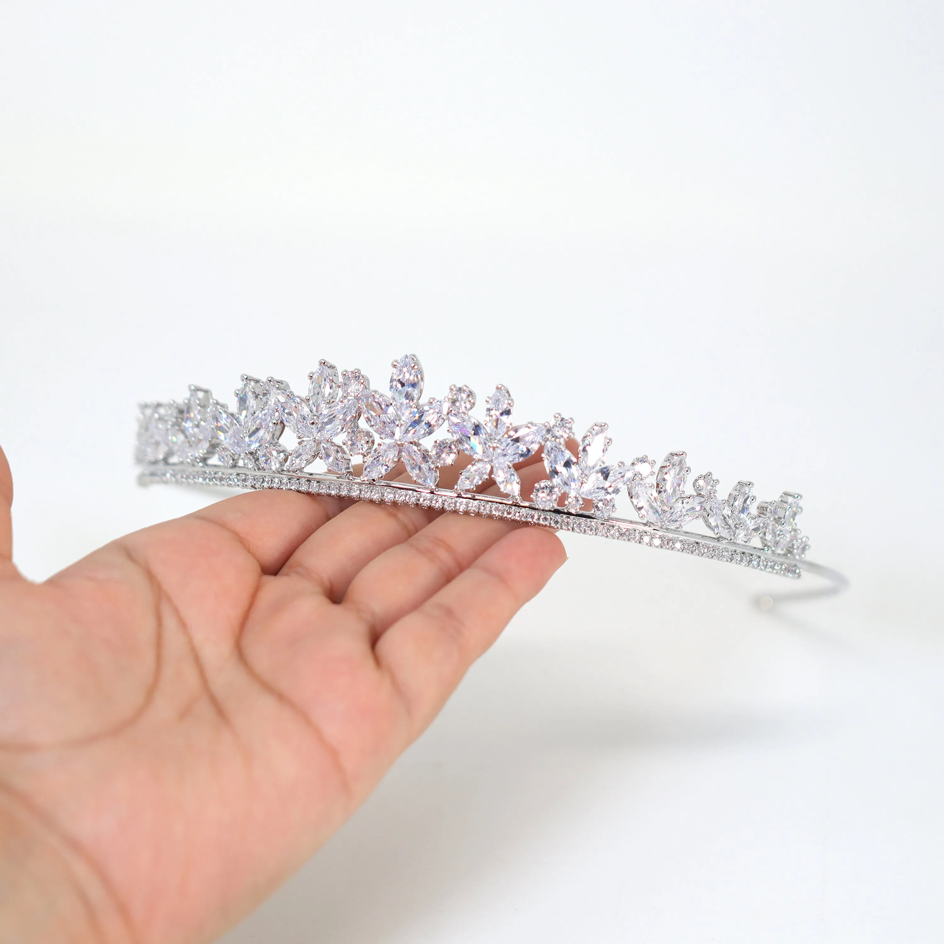 Swarovski wedding tiara, bridal crown tiara, Floral Leaves crystal wedding tiara, crystal bridal tiara, crystal wedding crown, tiara bride